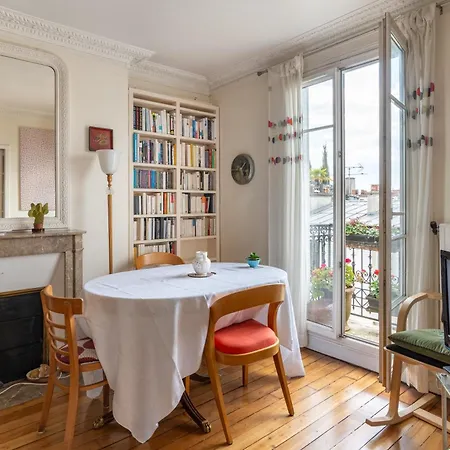 Vintage 1bd With Balcony Batignolles Appartement Paris